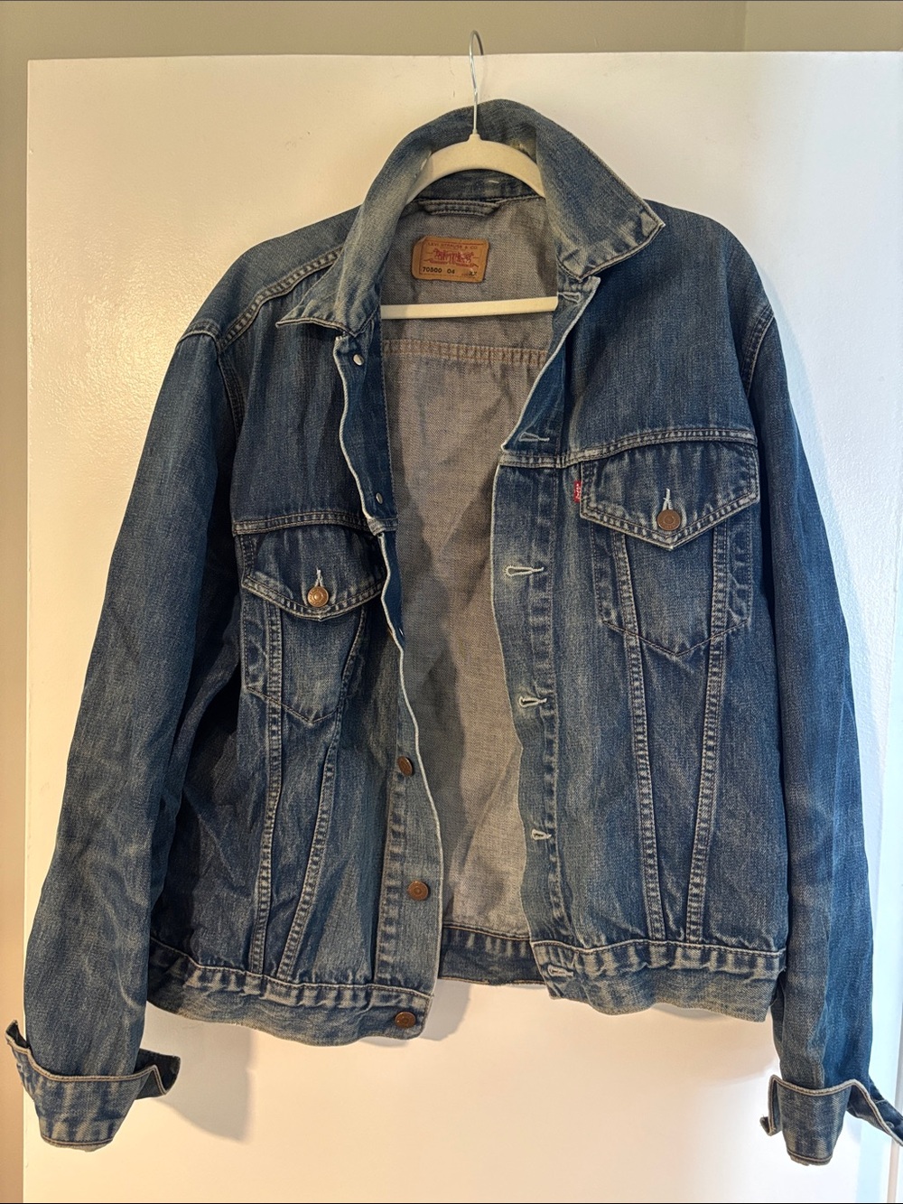 Levi's Blue Denim Trucker Jacket - Classic Men's Shirt Jacket